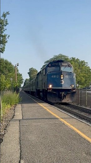 MTA 4912 Comes to a Perfect Stop at Radburn Station, NJ #train #njtransit #railroad