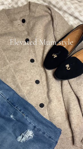 This cardigan is really so much better in person than in the pictures. I was so skeptical but it’s so soft and easy to wear. It can be styled up or down with leggings and Uggs for that every day dashing out the door style!