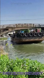 Viral Boat Passing Under Bridge: Navigating the Arch with Precision | Engineering