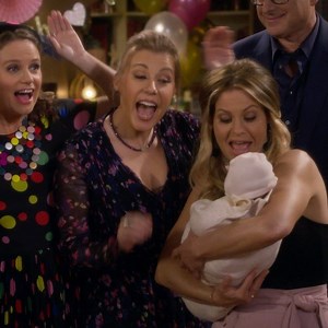 Fuller House is back in LESS THAN 24 HOURS!! Gimme a howl if you’re excited! 🐺🗣 #fullerhouse | Andrea Barber