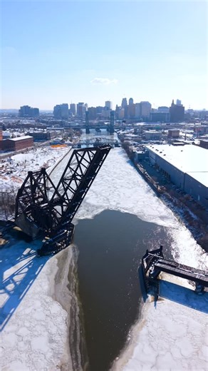 The Annie Bridge over the Passaic River that is now an arctic runway ❄️🏙️ | The city of Newark, NJ