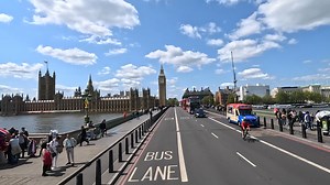 Visiting the King's Guard at Horse Guard by London Bus Route 453 to Central London #LondonBus | At Horse Guards