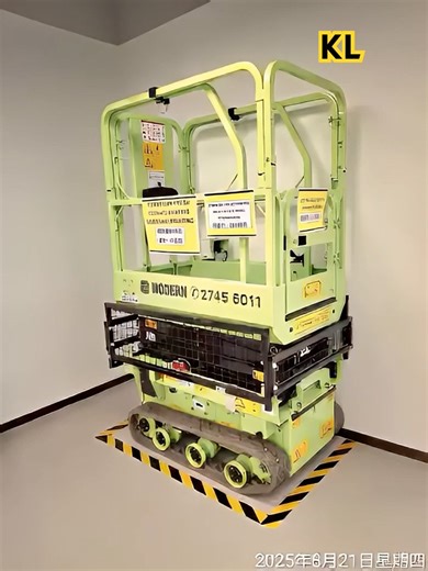 Scissor platform in CIC which is a TRANFORMER #transformers #CIC #CONSSTRUCTION #robot #automobile