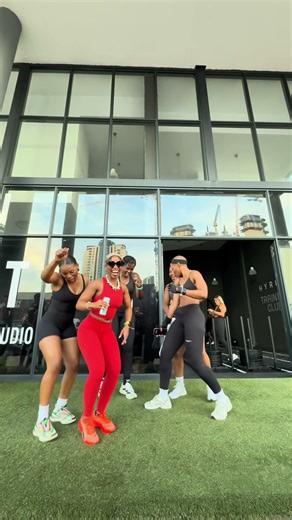 vele uyena ❤️ #amapianovibessa #3step #3stepdance @gloria