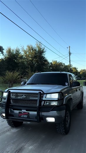 Ssrs and a broke valance 👎🏽#chevytrucks #gmt800 #fyp #intercotires