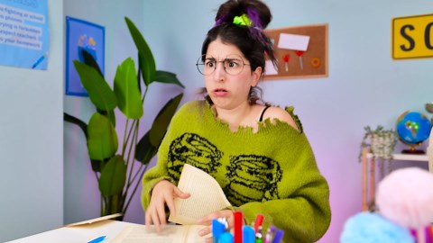 NEW 123GO! SURVIVING HIGH SCHOOL | Cool School Hacks for Popular Student