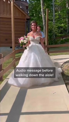 FIRST TIME I EVER SEEN BILLY CRY! 🥹 🥰🤍BEST FIRST LOOK REACTION! 🤍#brandybillywedding #hisfirstlook #hecriedalot #pricelessreaction @reneesbridalkentucky @handgcollective @parksideresort @dj_havoc