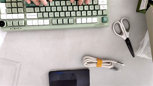 机械键盘epomaker rt100简单开箱 应该是国内比较早的了