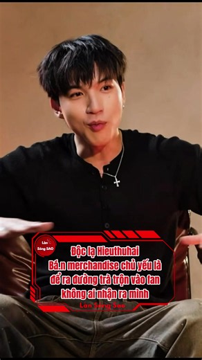 Hiếu Thứ Hai bán merch để trà trộn dễ hơn
