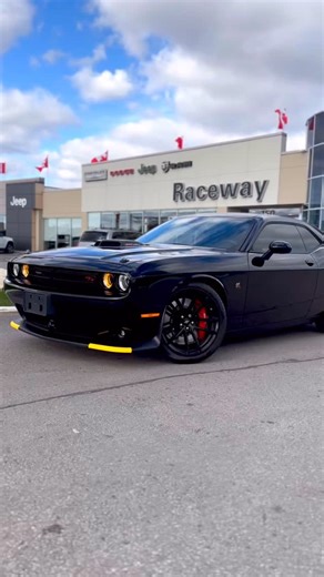 just in! challenger RT 392 Shaker pckg #rarefind #challengerrt #shakerhood 🔥 | Raceway Chrysler Dodge Jeep Fiat Ltd.