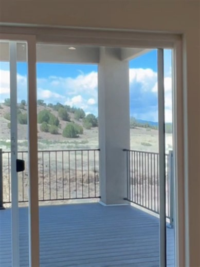 Tour of 810 Keystone Loop, Cañon City Part 2 Interested in this property? You can find more about it here:https://www.homes.com/property/810-keystone-loop-canon-city-co/7e081h0sfddzv/ Or Contact us: Chris Montoya (719) - 429-6633 chris@fremontcountyrealestate.com