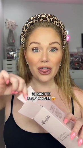 10 minute self tanner 🤯 The new @lovingtanofficial 10 minute self tanner is insanely good! Love being able to rinse after 10 mins. Comment “TAN” and I’ll DM you a Iink to shop ✨ | Kelly Strack