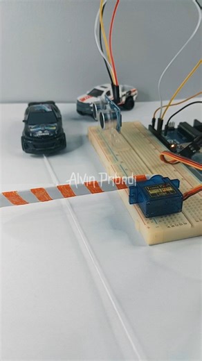 Arduino Smart Parking Gate 🚗 | Ultrasonic Sensor & Servo