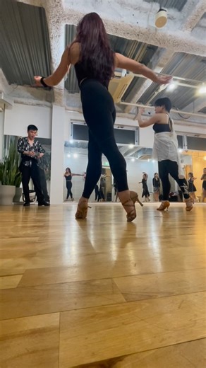 𝑳𝑼𝑪𝑨 / 徳永留果/ HAPPYLIFE☀️ on Instagram: "Rumba Lesson✨ @ola_latindance 2026スタート▶️ ようやく行けた😊✨ Rumba大好きなのでﾒﾁｬｸﾁｬ楽しかった💃🏽 きょうの集中力とパワー全て使い切りました💪🔥 @easo_26 周先生いつもありがとうございます✨ また練習重ねて自分の理想に近づけるようにガンバロ💜 #rumba #shadow #社交ダンス #ラテンダンス #ぶるすぴ"