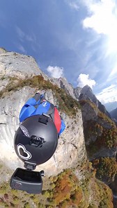 Vincent Martinod never stops. An impressive track and a signature under canopy celebration! | Phoenix-Fly