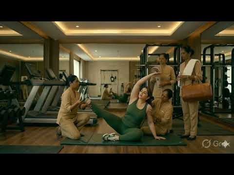 How rich lady give orders to maid and servant