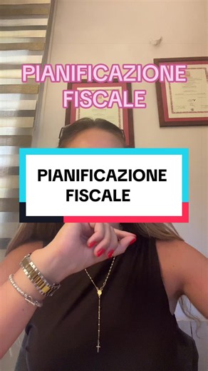 PIANIFICAZIONE FISCALE 💸 | PMI ITALIANE 🇮🇹 Dal Forfettario alla SRL più strutturata: il vero vantaggio è pianificare prima. Crescere significa anche cambiare il modo in cui si gestisce la fiscalità. Il regime forfettario può essere una soluzione efficace nelle prime fasi dell’attività, ma con l’aumento di fatturato, costi, investimenti e complessità aziendale, può diventare necessario valutare un passaggio a una struttura più articolata, come una SRL. ⚠️ Attenzione: non esiste una forma socie