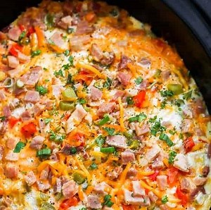 186K views · 770 reactions | CrockPot breakfast casserole goes from the slow cooker to the table in a matter of hours! -->https://www.spendwithpennies.com/slow-cooker-breakfast-casserole | Home Cooked Recipes | Facebook