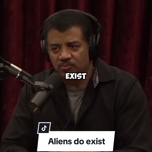 What do you say??#alien #makemefamous #viralvideo #space #creatorsearchinsights