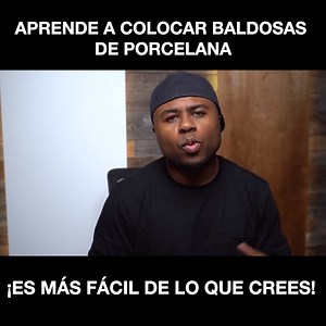 En este video, remuevo el piso de un baño y coloco baldosas marca "Quictile". Este es un sistema de baldosas flotantes diseñado para acelerar el montaje y conseguir un aspecto profesional ¡Y lo mejor de todo es que no se necesita experiencia para hacerlo! No olviden visitar mi canal de YouTube para ver más contenido interesante. https://www.youtube.com/channel/UC66STKtBH3HSENKBbq6Ponw | DIY Creators Latino