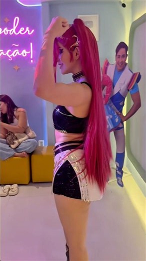 Dia 2 #coloniadeferias do #reinoeraumavez com a #mira ensinando a dançar #kpop #huntrix