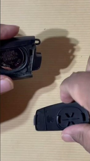 Changer la pile de la clé série 1 f20 bmw