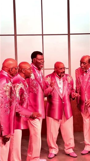 1st Motown Grammy 🎵 #music David,Mike,Chris,Bernard, Eddie🧡 #livemusic #acapella #shorts #pbs