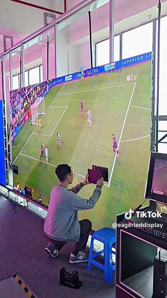 Eager LED Display: Rolling LED Screen Showcase