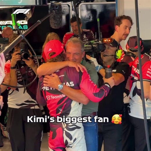 Kimi Antonelli's dad was over the moon after seeing his son take his first Sprint Pole in Miami last year 🥹