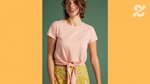 Comment faire un noeud à un t-shirt : la solution qui marche