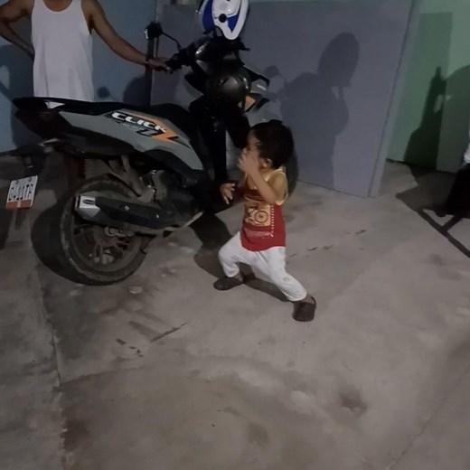 Dance pud papa haha..ilang signature dance move😁 #fatherandson #dance #fblifestyle | Arlo Aguilar