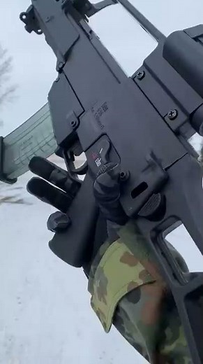 German “Monkey Grip” Reload Technique for the G36 🇩🇪 #Shorts