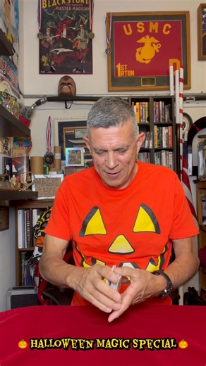 Magic Halloween Special#magictok #magician #halloween #magictrick #cards @highlight | Alfonso Vazquez