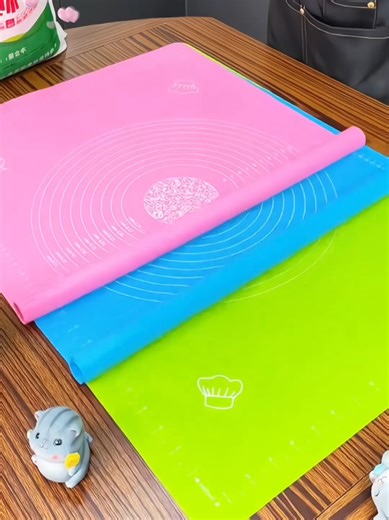 Non-Stick Silicone Baking Mat for Easy Dough Preparation