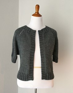 Cropped Raglan Cardi Tutorial - v e r y p i n k . c o m - knitting patterns and video tutorials