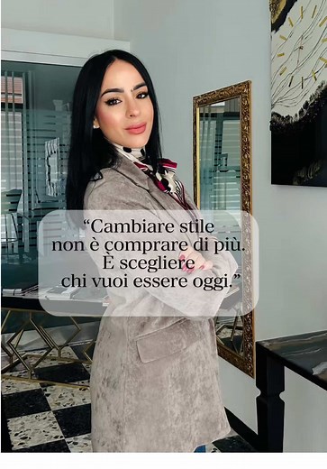 Molte donne vogliono cambiare stile ma non sanno da dove iniziare. La verità? Non serve comprare cose nuove… serve guardarsi con occhi diversi. Lo stile cambia quando cambiamo noi: colori, linee e scelte che finalmente ci rappresentano. Se anche tu senti che il tuo armadio non parla più di te, non sei sola. Stiamo crescendo, e lo stile deve crescere con noi. 🤍 Scrivimi: qual è la cosa che vuoi cambiare per prima? #c#cambiarestilec#consiglidistilem#modadonnas#stileitalianolookdonna
