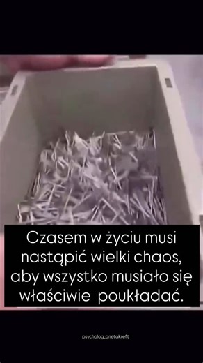 𝐴𝑛𝑒𝑡𝑎 𝐾𝑟𝑒𝑓𝑡 | 𝑃𝑠𝑦𝑐ℎ𝑜𝑙𝑜𝑔 | 𝑃𝑠𝑦𝑐ℎ𝑜𝑡𝑟𝑎𝑢𝑚𝑎𝑡𝑜𝑙𝑜𝑔 on Instagram: "Czasem w życiu musi pojawić się chaos, aby wszystko mogło ułożyć się na nowo. Chaos bywa momentem przejścia. Pomiędzy tym, kim byliśmy, a tym, kim stopniowo się stajemy. W chaosie tracimy poczucie kontroli, ale zyskujemy dostęp do nowej przestrzeni. Pojawiają się emocje, na które wcześniej nie było miejsca, schematy, które przez długi czas nas ograniczały. Jeśli teraz jest w Tobie dużo niepewności, zmęcz