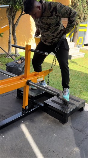 Belt Squat Machine for Effective Strength Training