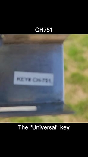 Universal Key Replacement: CH751 Locksmith Services