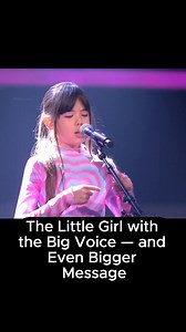 When 11-year-old Fia-Marie Lin stepped onto the stage of The Voice Kids Germany, she didn’t just sing — she signed every lyric in German Sign Language, performing “Flashlight” by Jessie J not for fame, but for her little sister Emilia, who cannot speak. Born in Shanghai and raised in Berlin, Fia learned to communicate through music and signs, blending both into a performance that left the room silent — not from confusion, but emotion. She made it to the show’s finals, then went on to represent G