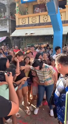 117K views · 2.4K reactions | UNITY IN BARANGAY The team is immensely thankful for their strong and overwhelming support as we continue collaborating to improve our city. Mad a mo gid nga Salamat. #RISEIloilo #UswagIloilo #UswagToTheNextLevel | Jerry Treñas | Facebook