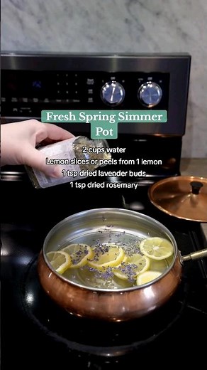 Make your home smell amazing with this Spring simmer pot recipe 🍋 #homehacks