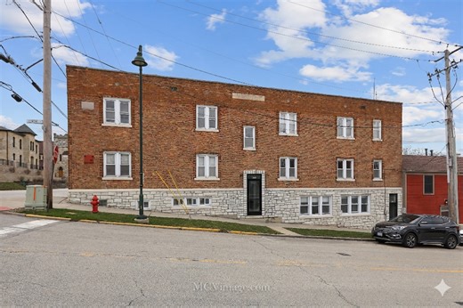 226 E Illinois St #6, Lemont, IL 60439 - MLS 12625582 - Coldwell Banker