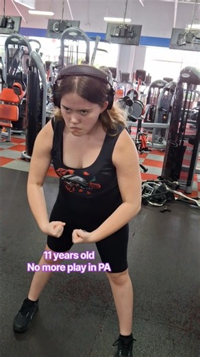 Mia '人斬り アスリート' Rose flexing after training back and cardio, gym workout motivation