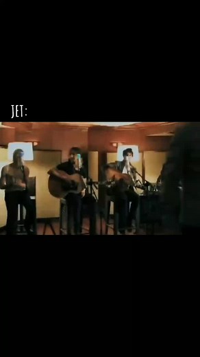 Jet - Are You Gonna Be My Girl Acoustic Live Rock Song