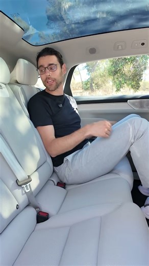 Volvo ES90 features luxurious rear seating