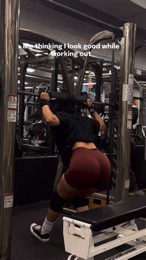 Dat foreign 🇪🇹 | Back view vs front view 🥴 If you also record your workouts are you doing it from the back or the front, while you make all the ugly faces?... | Instagram