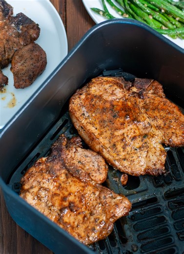 If you've ever struggled with dry pork chops, this air fryer pork chop recipe is about to become your new go-to. For the recipe just type “PORK” in the comments and I will send it over to your DM. Using simple ingredients, the magic of the air fryer, and the best way to cook pork evenly, these chops come out golden brown, incredibly juicy, and packed with flavor. This recipe delivers perfect air fryer pork chops every single time. This makes it an easy dinner for busy weeknights and a hit with t