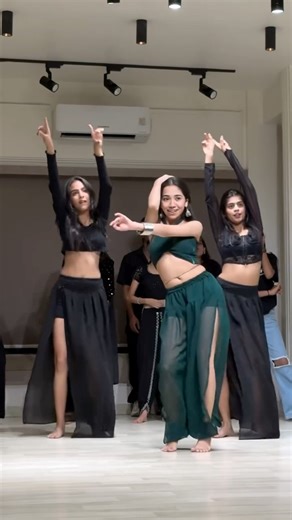 Manohari | Nishi X Riyaa X Diyaa #shorts