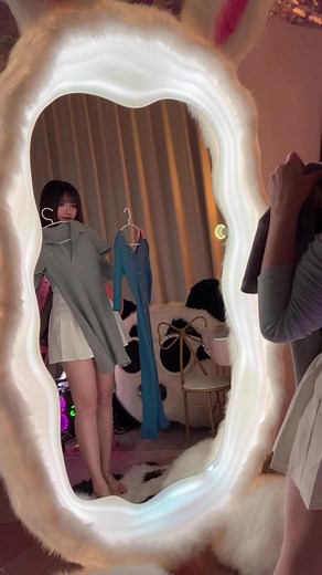 Customizing Your Gaming Room with a Mirrored Vibe